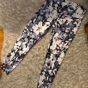 GAIAM Black and White Floral Leggings